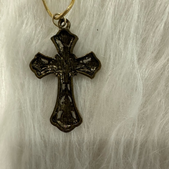 Stunning 18 K Garnet Like Oval Stone Cross Necklace - Picture 6 of 7